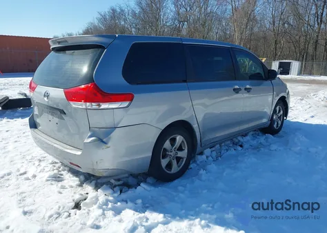 2013 Toyota Sienna L V6 7 Passenger z USA, uszkodzony, nr VIN 5TDZK3DC8DS346016